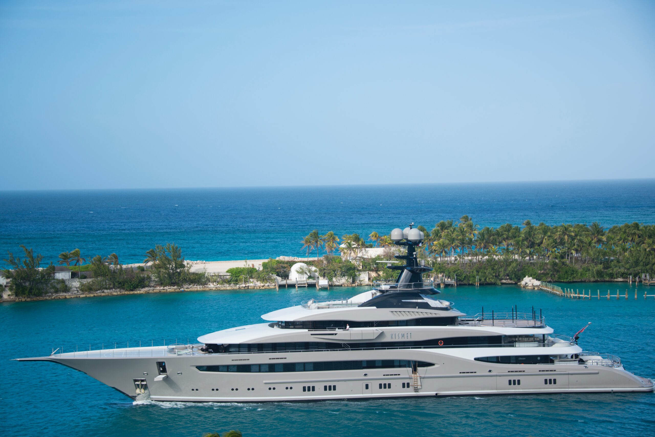 Yacht-polishing-1-scaled